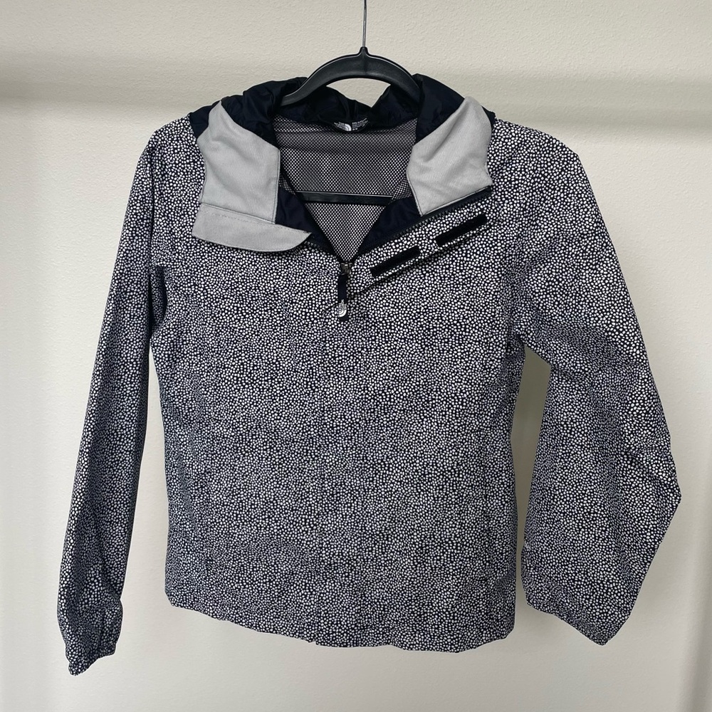 Girls The north face jacket size 10/13 black and white